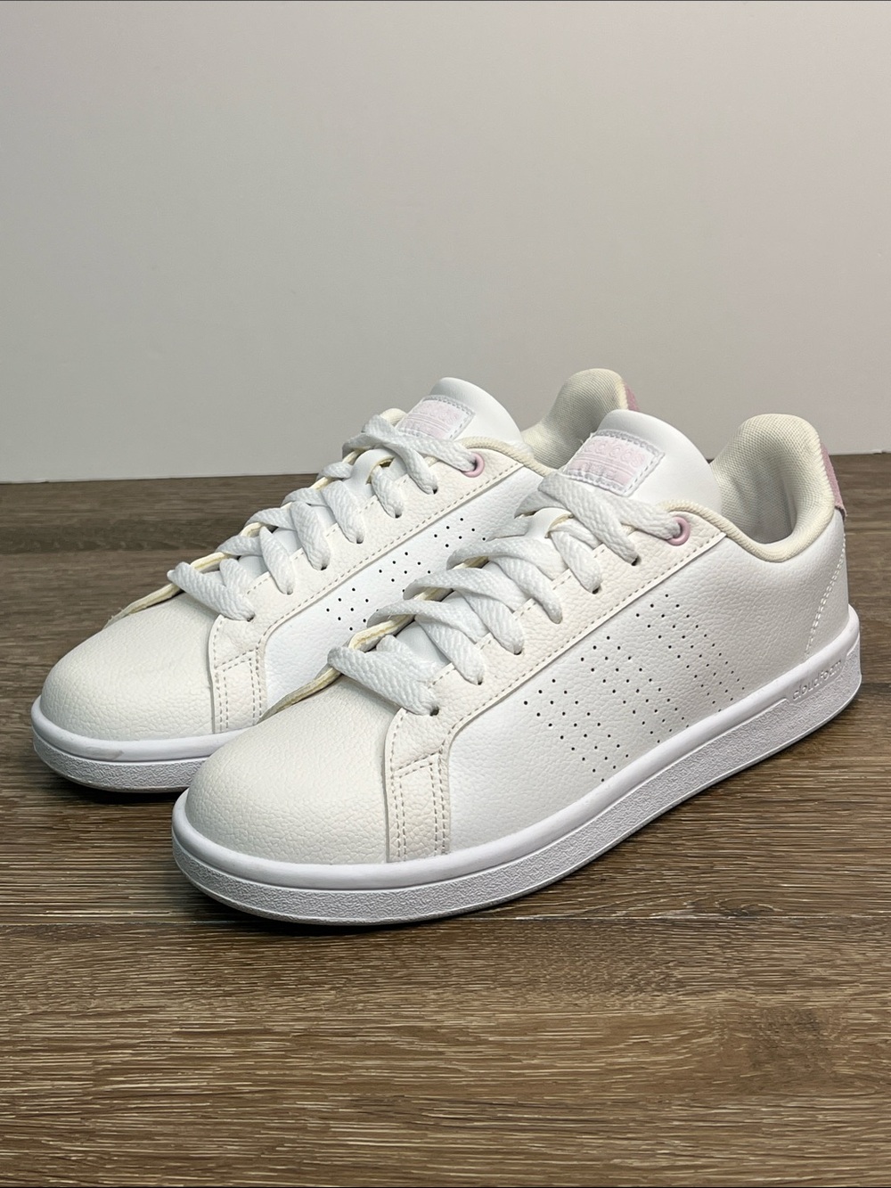 adidas Advantage Sneakers White Pink Women’s Size 8 | Cloudfoam Comfort
